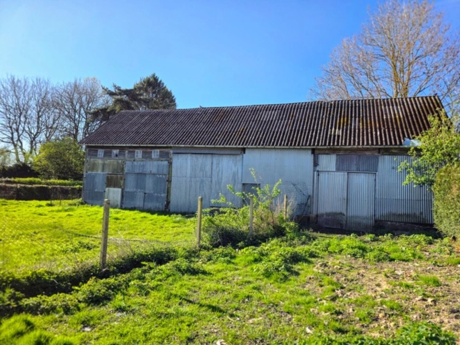 Photos 7 - Rurale - À VENDRE – ANCIEN CORPS DE FERME AVEC DÉPENDANCES ET TERRAIN BÂTISSABLE DE 2 250m² – GUERVILLE (76)
