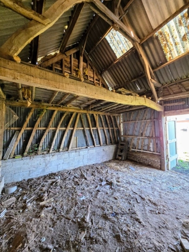 Photos 8 - Rurale - À VENDRE – ANCIEN CORPS DE FERME AVEC DÉPENDANCES ET TERRAIN BÂTISSABLE DE 2 250m² – GUERVILLE (76)