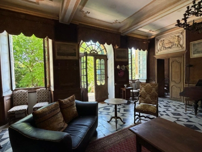 Photos 13 - Prestige - Gers(32), TRES BEAU CHATEAU DE FAMILLE 45HA avec dependances, un peu caché, en position dominante, une belle histoire