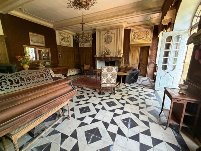 Photos 15 - Prestige - Gers(32), TRES BEAU CHATEAU DE FAMILLE 45HA avec dependances, un peu caché, en position dominante, une belle histoire