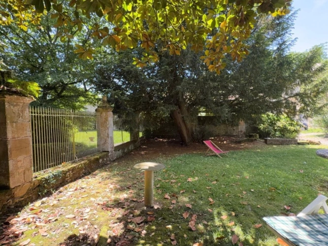 Photos 16 - Prestige - Gers(32), TRES BEAU CHATEAU DE FAMILLE 45HA avec dependances, un peu caché, en position dominante, une belle histoire