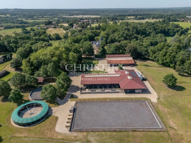 Photos 4 - Prestige - Magnifique château avec installations équestres de très haut niveau