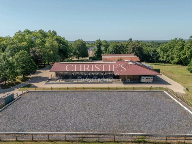 Photos 6 - Prestige - Magnifique château avec installations équestres de très haut niveau