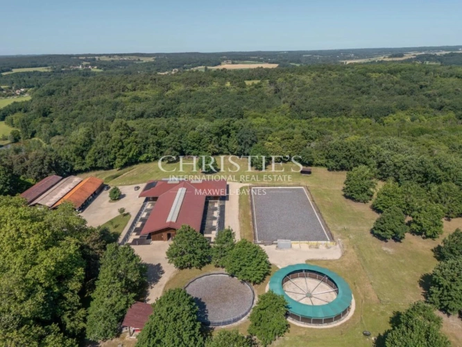 Photos 7 - Prestige - Magnifique château avec installations équestres de très haut niveau