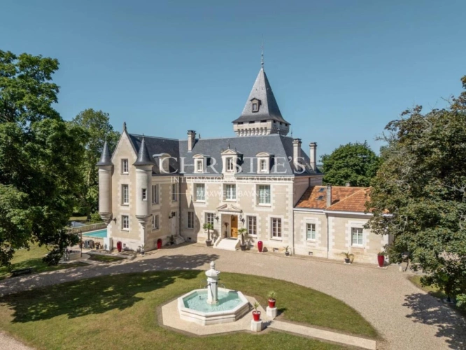 Photos 10 - Prestige - Magnifique château avec installations équestres de très haut niveau