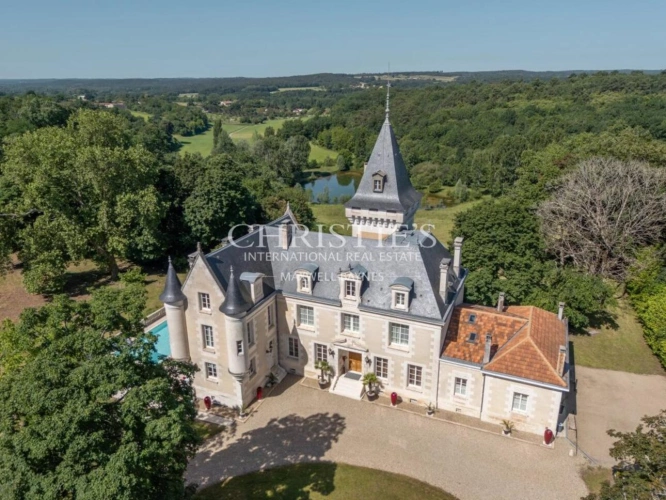 Photos 11 - Prestige - Magnifique château avec installations équestres de très haut niveau