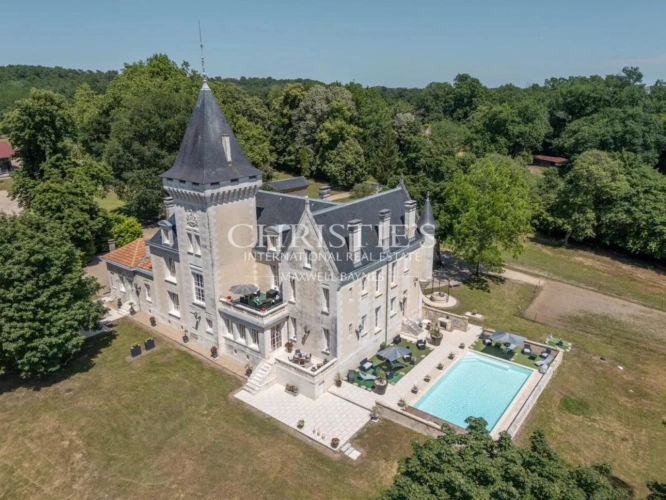 Photos 20 - Prestige - Magnifique château avec installations équestres de très haut niveau