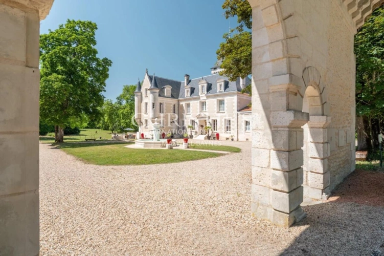 Photos 36 - Prestige - Magnifique château avec installations équestres de très haut niveau