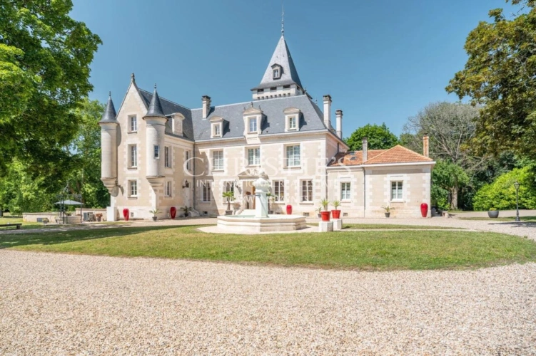 Photos 37 - Prestige - Magnifique château avec installations équestres de très haut niveau
