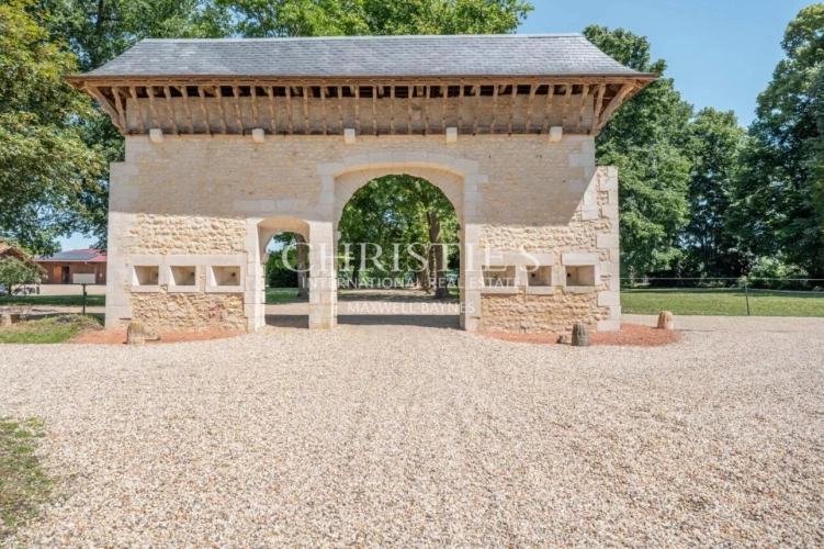 Photos 38 - Prestige - Magnifique château avec installations équestres de très haut niveau