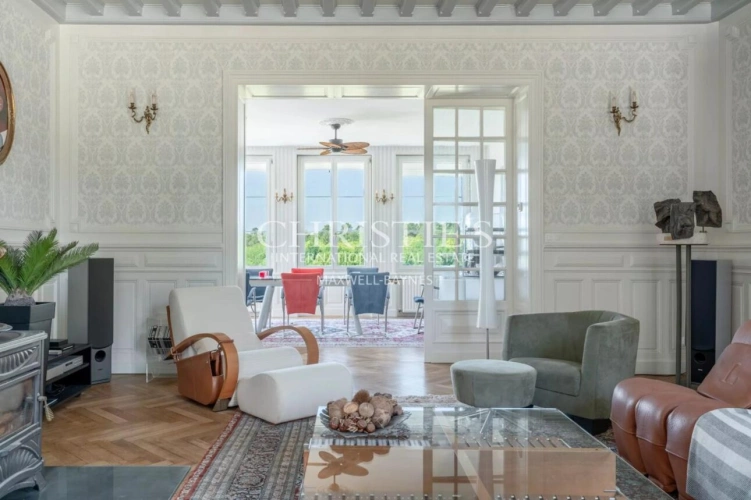 Photos 63 - Prestige - Magnifique château avec installations équestres de très haut niveau