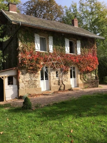 Photos 8 - Prestige - Majestueux château de style Renaissance perché sur un rocher en Suisse Normande