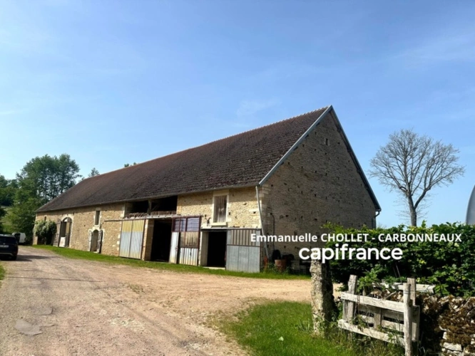 Photos 1 - Rurale - ENSEMBLE DE GRANGES ET TERRES – PLUS DE 7 HECTARES – ENTRE POUILLY-EN-AUXOIS ET SAULIEU