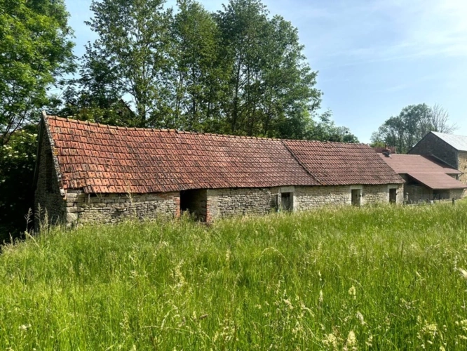 Photos 16 - Rurale - ENSEMBLE DE GRANGES ET TERRES – PLUS DE 7 HECTARES – ENTRE POUILLY-EN-AUXOIS ET SAULIEU