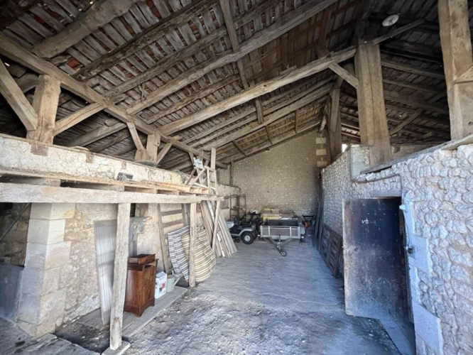 Photos 16 - Rurale - Ancien corps de ferme avec dépendances et potentiel