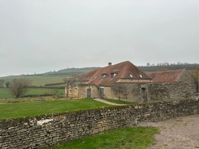 Photos 11 - Rurale - Demeure historique PRECY-SOUS-THIL composée de 15 pièces (390 m²) et 950 m² de dépendances