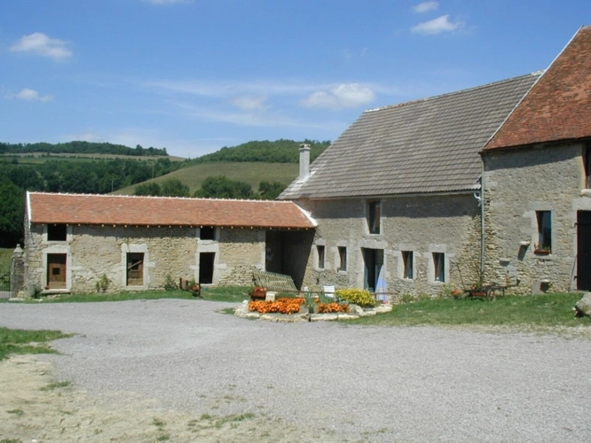 Photos 30 - Rurale - Demeure historique PRECY-SOUS-THIL composée de 15 pièces (390 m²) et 950 m² de dépendances