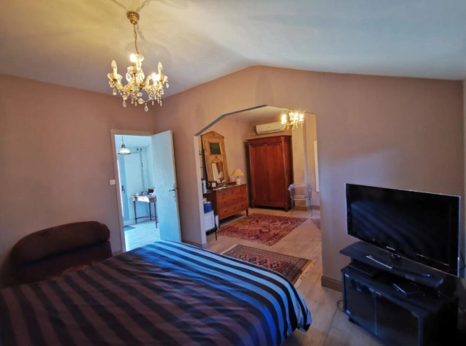 Photos 11 - Rurale - Maison 8 pièces de 214 m² sur 1556 m² de terrain avec studio, piscine et garage