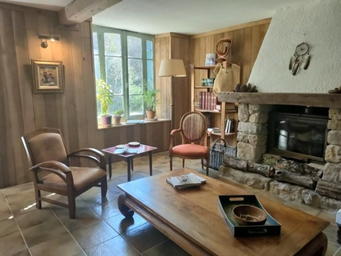 Photos 5 - Prestige - Exceptionnel !!! Ensemble immobilier sur 93 HA de terres avec ruisseau , sources