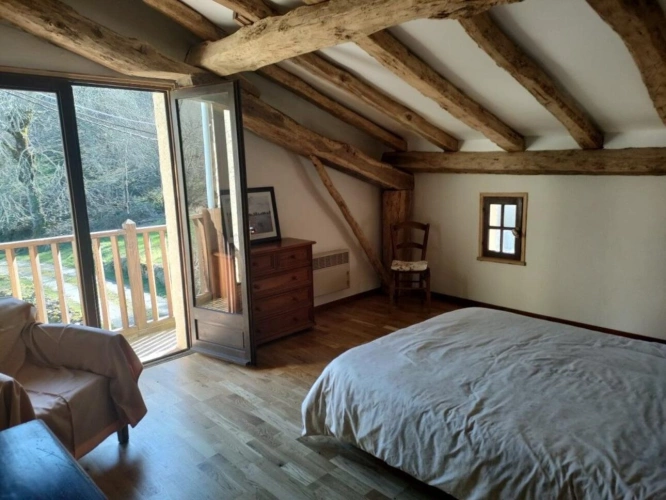 Photos 10 - Prestige - Exceptionnel !!! Ensemble immobilier sur 93 HA de terres avec ruisseau , sources