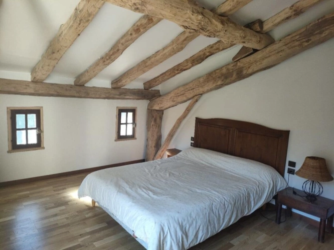 Photos 11 - Prestige - Exceptionnel !!! Ensemble immobilier sur 93 HA de terres avec ruisseau , sources