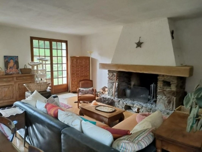 Photos 17 - Prestige - Exceptionnel !!! Ensemble immobilier sur 93 HA de terres avec ruisseau , sources