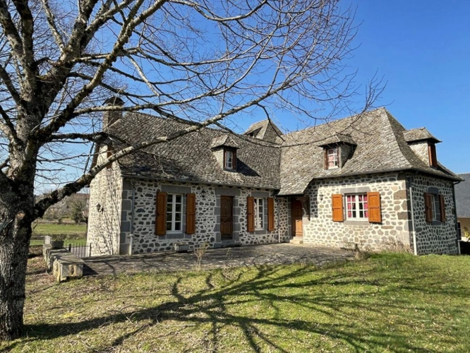 Photos 1 - Rural - Stone built House with Barn and Land
