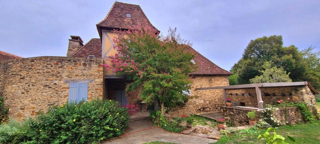 Photos 8 - Prestige - MAISON EN PIERRES ,  DEPENDANCES ,1 HECTARE ,  SAINT YRIEIX LA PERCHE ,  HAUTE-VIENNE