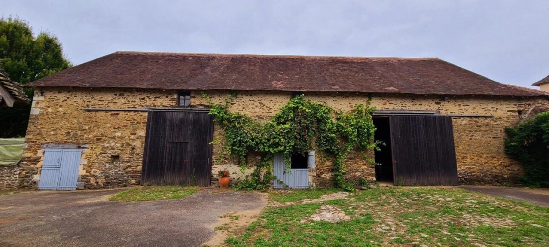 Photos 10 - Prestige - MAISON EN PIERRES ,  DEPENDANCES ,1 HECTARE ,  SAINT YRIEIX LA PERCHE ,  HAUTE-VIENNE