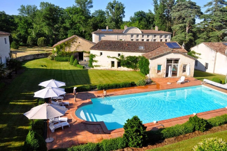 Photos 2 - Prestigious - A MAGNIFICENT DOMAIN WITH STUNNING GROUNDS