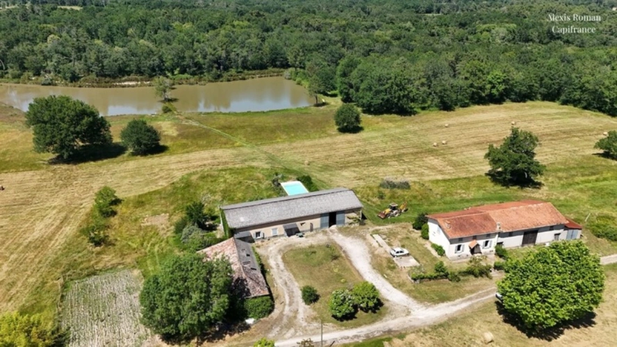 Photos 2 - Rurale - Domaine de 28 hectares avec étang privé, maison, 2 gîtes et plus de 400 m² de dépendances
