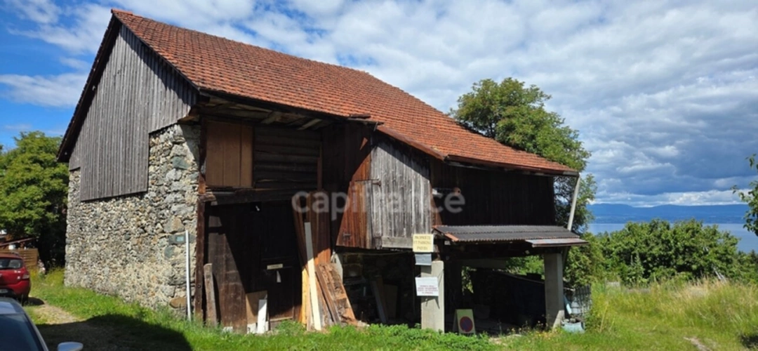 Photos 1 - Rurale - À VENDRE – Grange avec fort potentiel sur terrain à bâtir