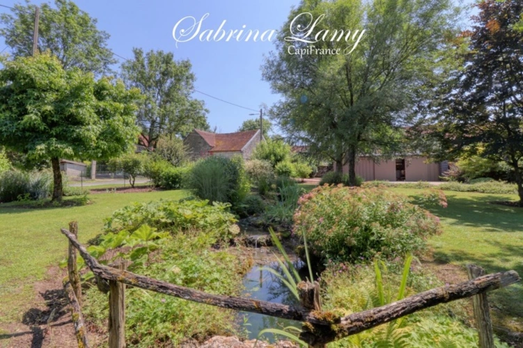 Photos 34 - Rurale -  À Vendre : Élégante Propriété de Prestige en Pierre Meulière - 214 m² sur 2508 m² de Terrain - 5 chambres