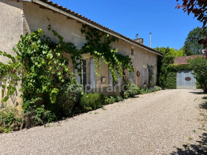 Photos 19 - Rurale - Demeure de caractère avec piscine au cœur de la Saintonge boisée - Montguyon (17)