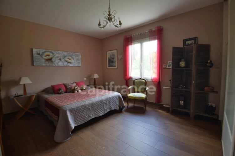 Photos 23 - Touristique - Propriété 5 chambres - T3 attenant - garage XXL - piscine - calme à MARMANDE (47)