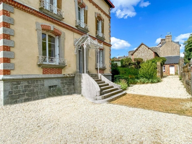 Photos 2 - Prestige - Superbe maison bourgeoise avec jardin clos de murs en pierre et dépendances