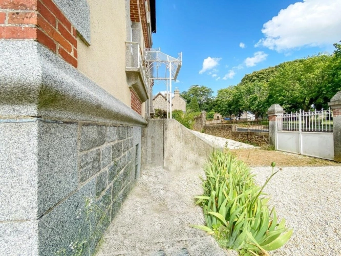 Photos 3 - Prestige - Superbe maison bourgeoise avec jardin clos de murs en pierre et dépendances