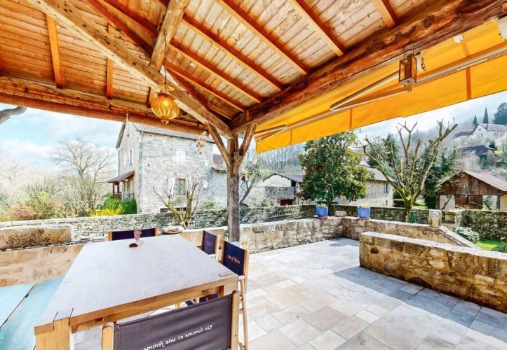 Photos 4 - Prestige - Ilôt rénové dans village médiéval