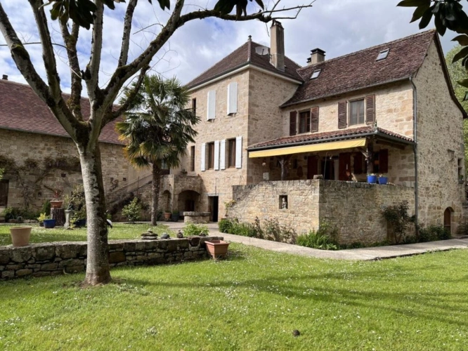 Photos 16 - Prestige - Ilôt rénové dans village médiéval