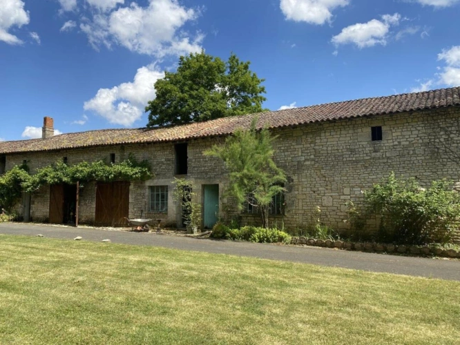 Photos 6 - Prestige - Château avec piscine chauffée,  vastes dépendances et