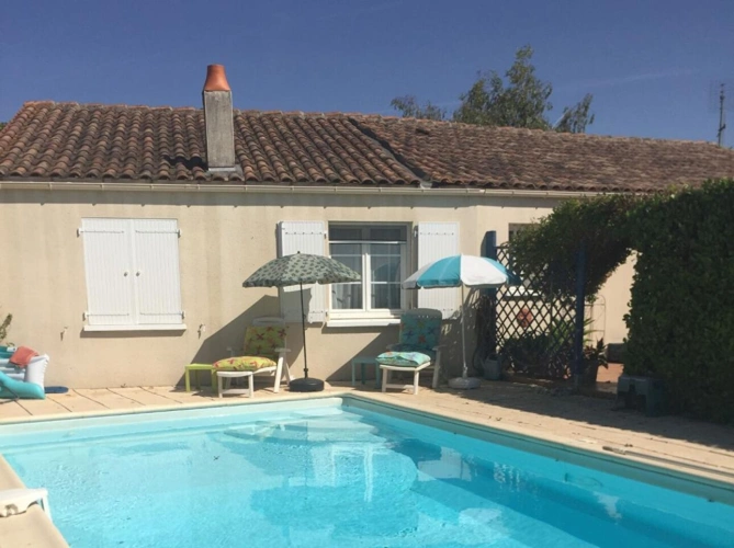 Photos 5 - Prestige - Maison avec sous-sol, 4 chambres et piscine, vues imprénable