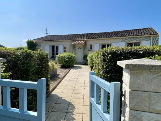 Photos 12 - Prestige - Maison avec sous-sol, 4 chambres et piscine, vues imprénable