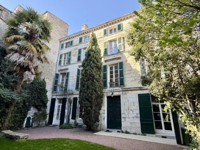 Photos 7 - Prestige - Maison de Maître (300m2) à Niort, hyper centre ville