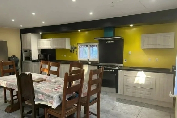 Photos 2 - Prestige - Maison de plain-pied avec potentiel de rénovation