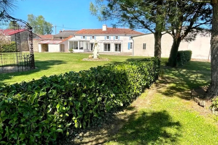 Photos 1 - Prestige - Maison Charentaise avec Jardin Arboré d'Exception
