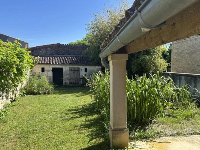 Photos 16 - Rurale - Charmante longère avec piscine, dépendances et panneaux solaires