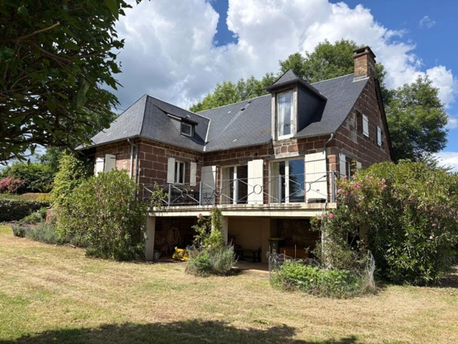 Photos 1 - Prestige - Propriété de caractère avec vue panoramique, 5 807 m² de terrain et deux parcelles constructibles