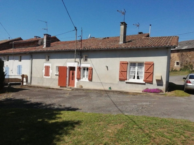 Photos 13 - Rurale - Chirac - maison avec grange, terrain et source d'eau - petite exploitation
