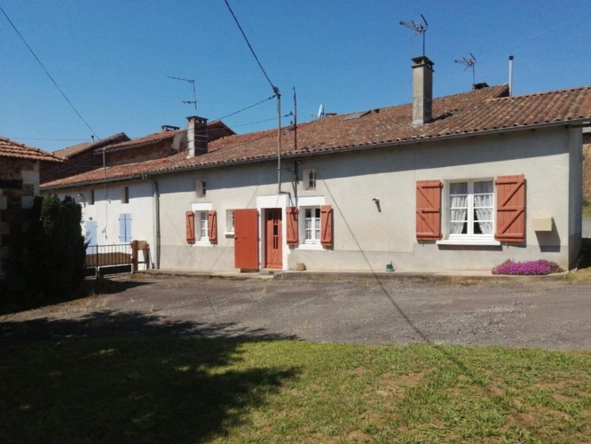 Photos 15 - Rurale - Chirac - maison avec grange, terrain et source d'eau - petite exploitation