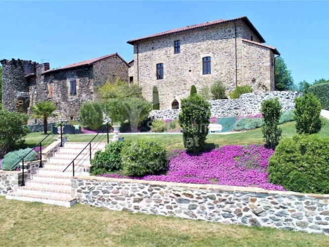 Photos 1 - Prestige - Exceptional 14th-century Castle completely restored overlooking the Lot valley
